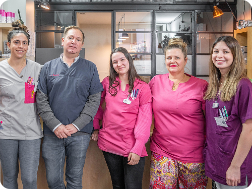 Nous prenons <br><span style="color: #1A4748;">soin de nos équipes</span>